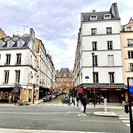 Duplex Sur 2 Etages - Le Marais - Centre Apartmán